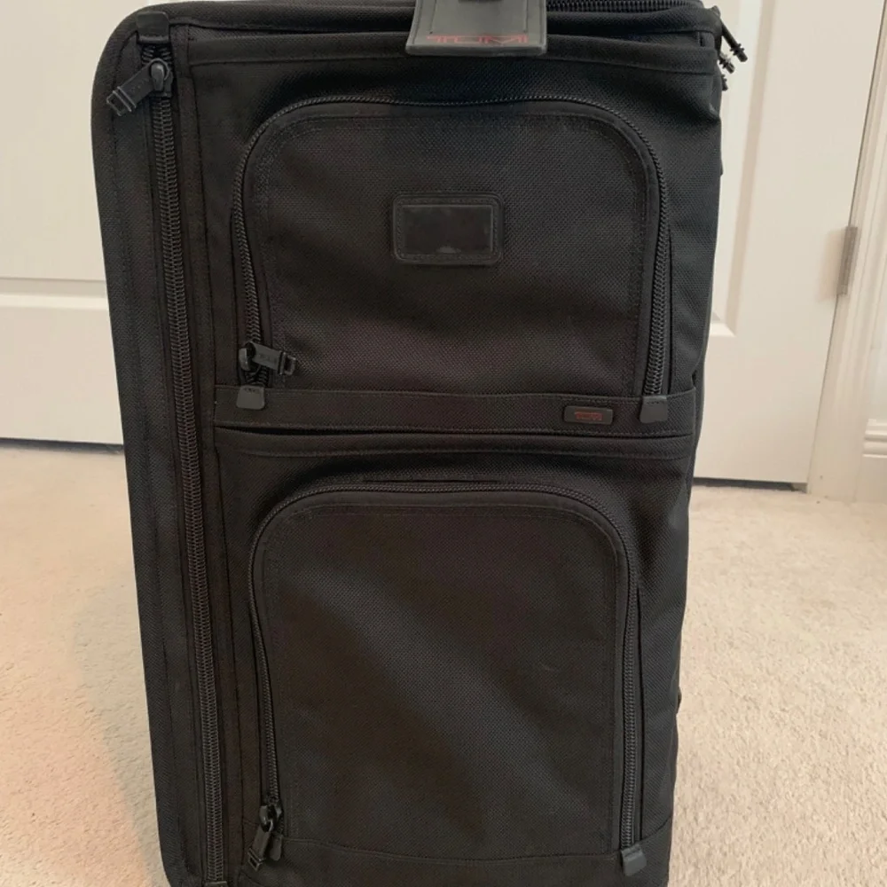 Tumi Roll Aboard